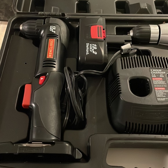 Craftsman die hard to drill cordless 19.2 V with carrying case used 2times Lnew - Picture 5 of 8